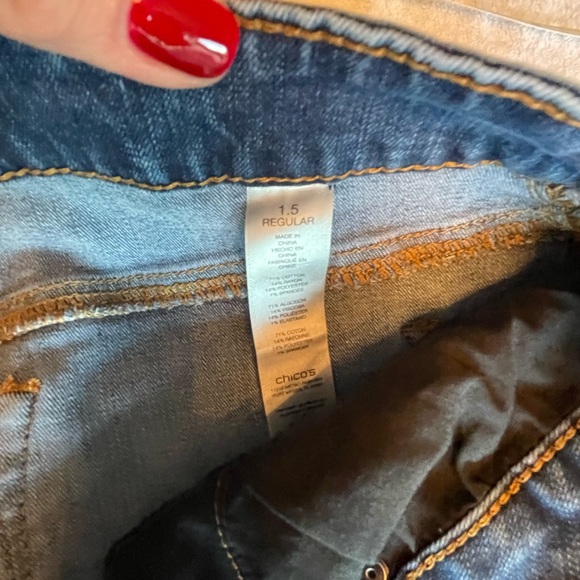 Chico’s size 1.5 stretch skinny jeans in medium wash - Picture 5 of 10